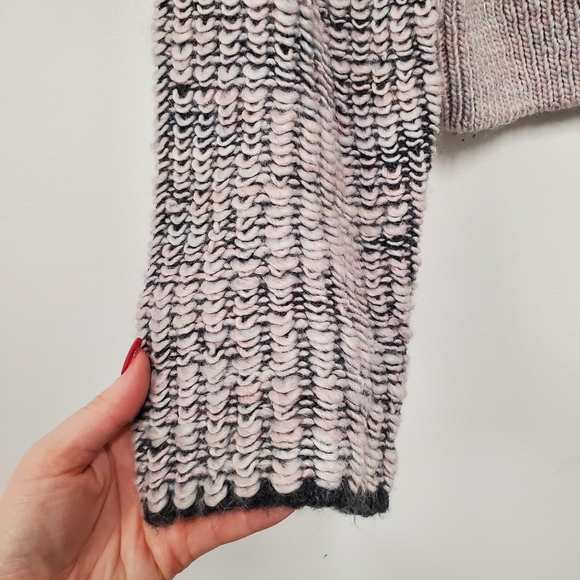 Urban Outfitters Chunky Knit Oversized Wool Alpaca Sweater M Gray Black Vneck - Picture 6 of 12